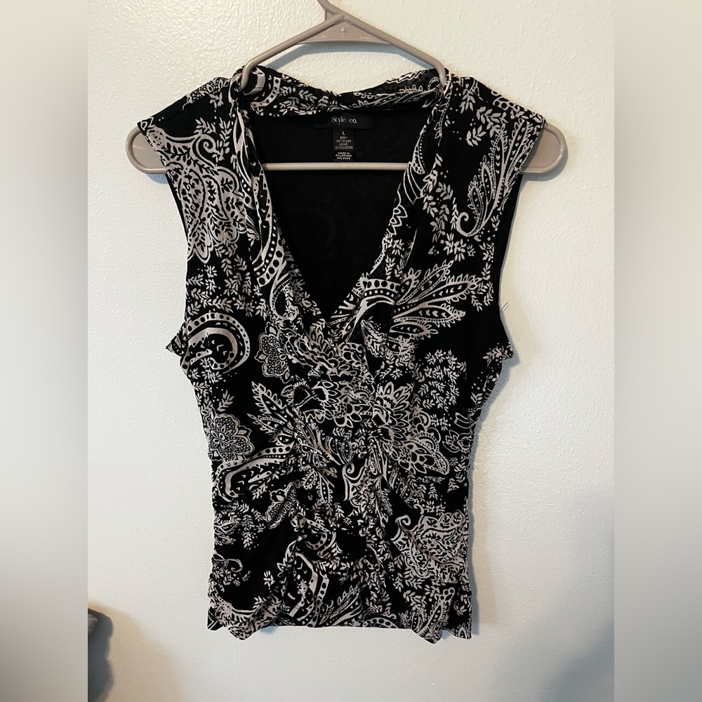 Style and Co Women’s Size Large Black and White Paisley Women's Top